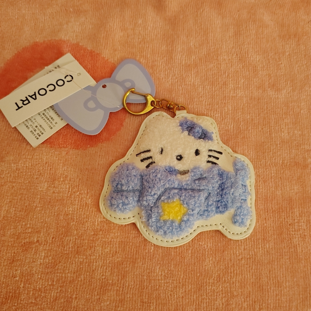 EXCLUSIVE - Hello Kitty Officially Licensed Keychain Set - Picture 7 of 10